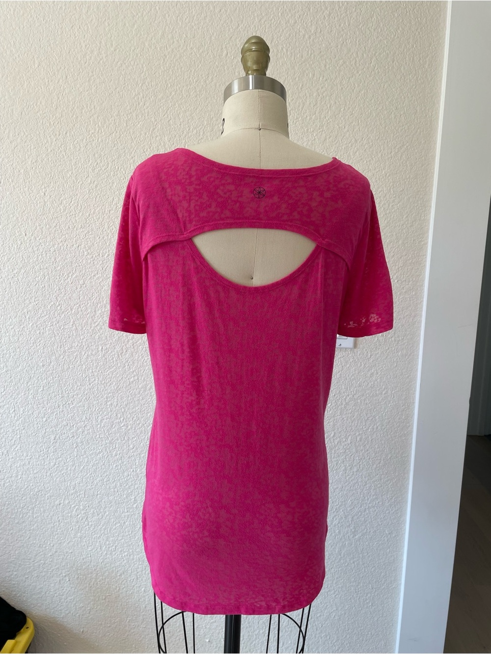 GAIAM Open-Back Athletic Top - Hot Pink
